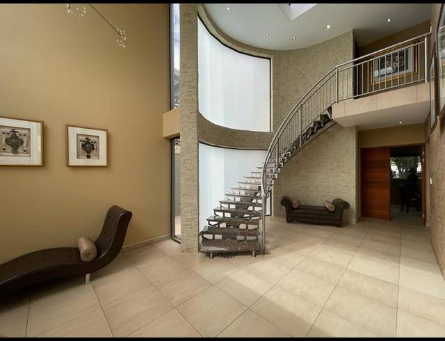 6 BEDROOM HOUSE FOR SALE IN MIDSTREAM ESTATE